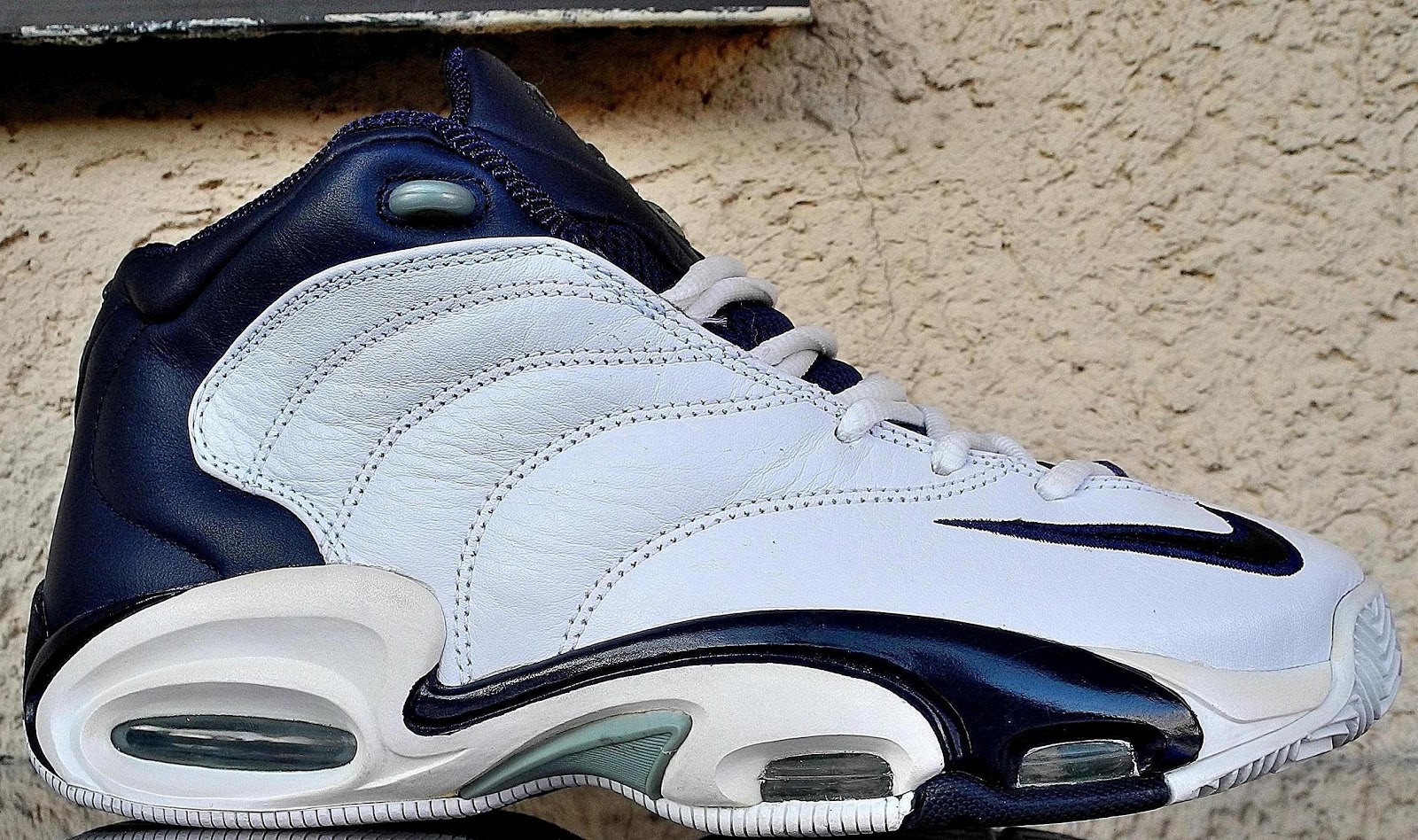 air holistic uptempo