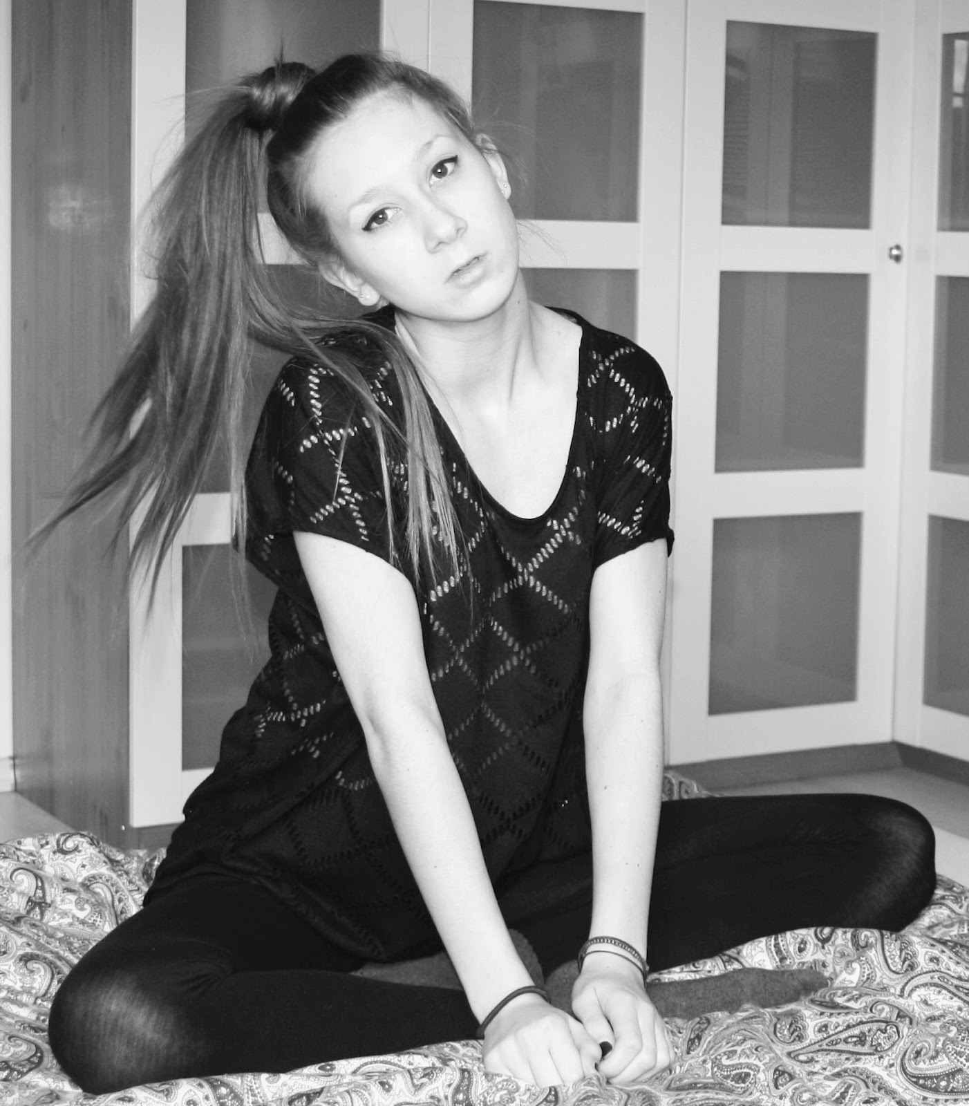 Emma Li black and white vs. sepia