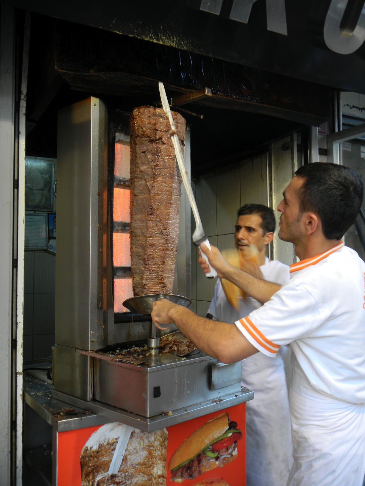 Realist Gurme Dönerci Sadık Usta Yaprak Et Döner Yusufpaşa / Fatih