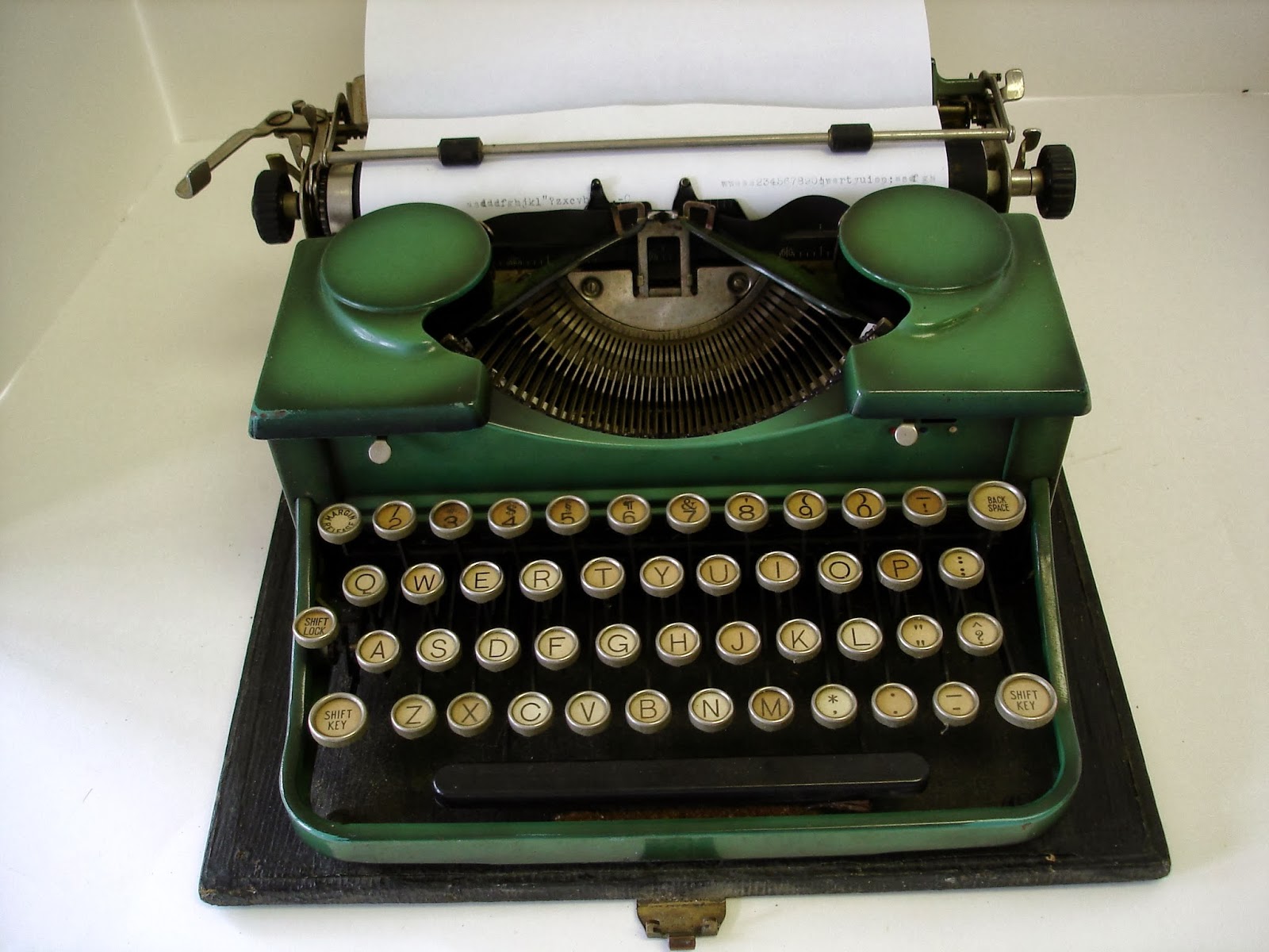 Still Stunning Vintage Resale Vintage 1930 Green Portable Royal Typewriter