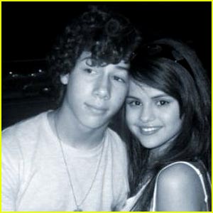 Nick jonas and selena gomez |Celebrity Club