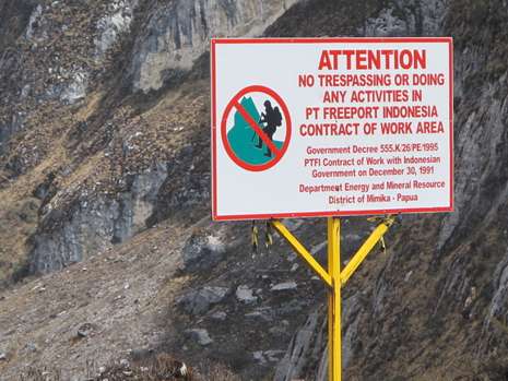 Mendaki Carstensz, Kalau Bisa Jangan Lewat Jalur Ini!