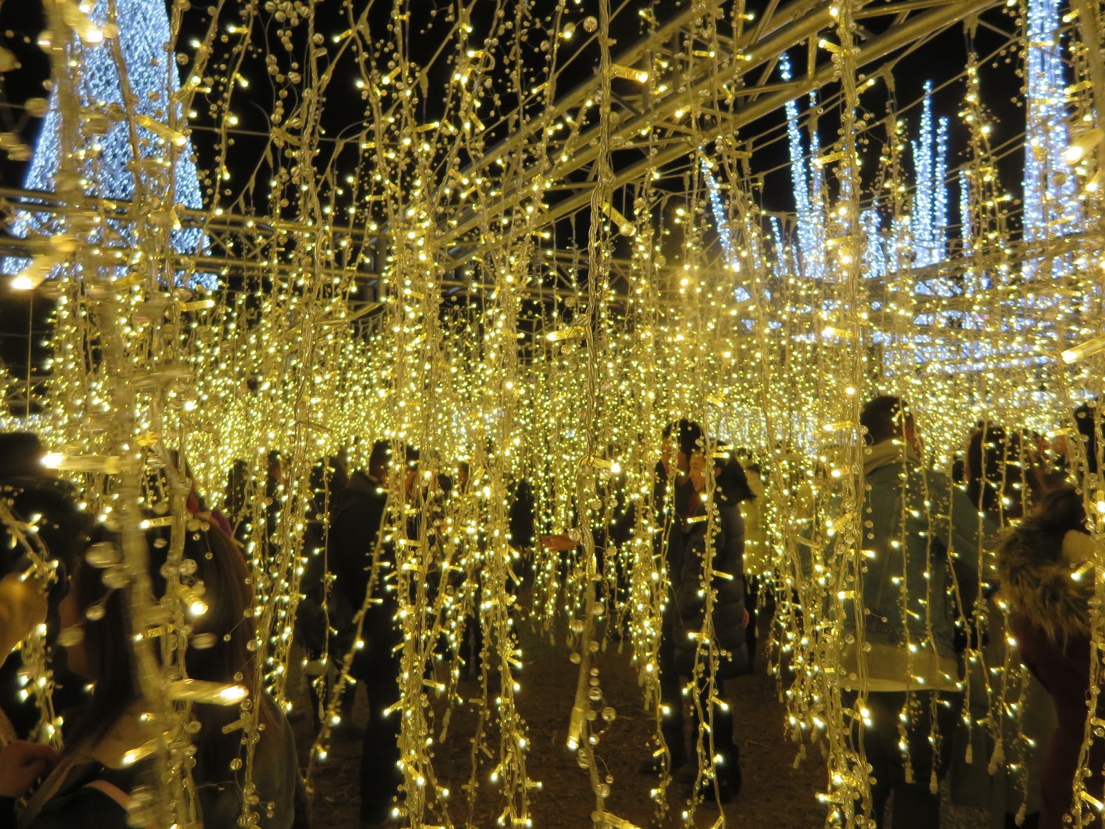 Enchant Christmas Light Maze and Market Vancouver, Canada chichicho