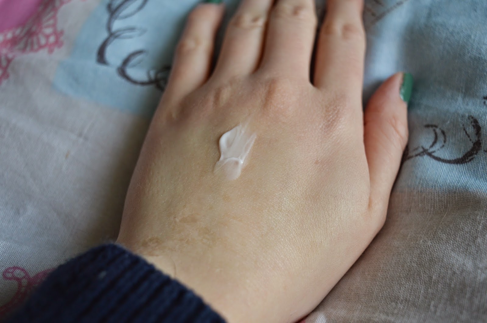 yes to carrots eye cream