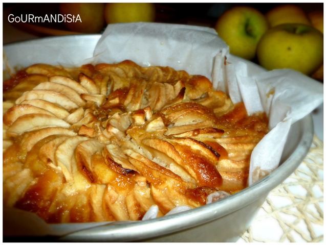 Gourmandista Recette De Grand Mere Gateau Aux Pommes Caramel