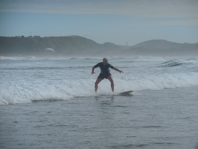 jeroen-at-salinas-beach-las-dunas-surfcamp-hostel-spain-surf-trip-2015-atlantic-ocean-spaander-sealiberty-cruising
