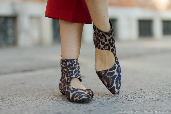 BLog influencer Adicta a los zapatos tendencias en calzado de la temporada a la que no te podrás resistir Los botines en animal print asimetricos
