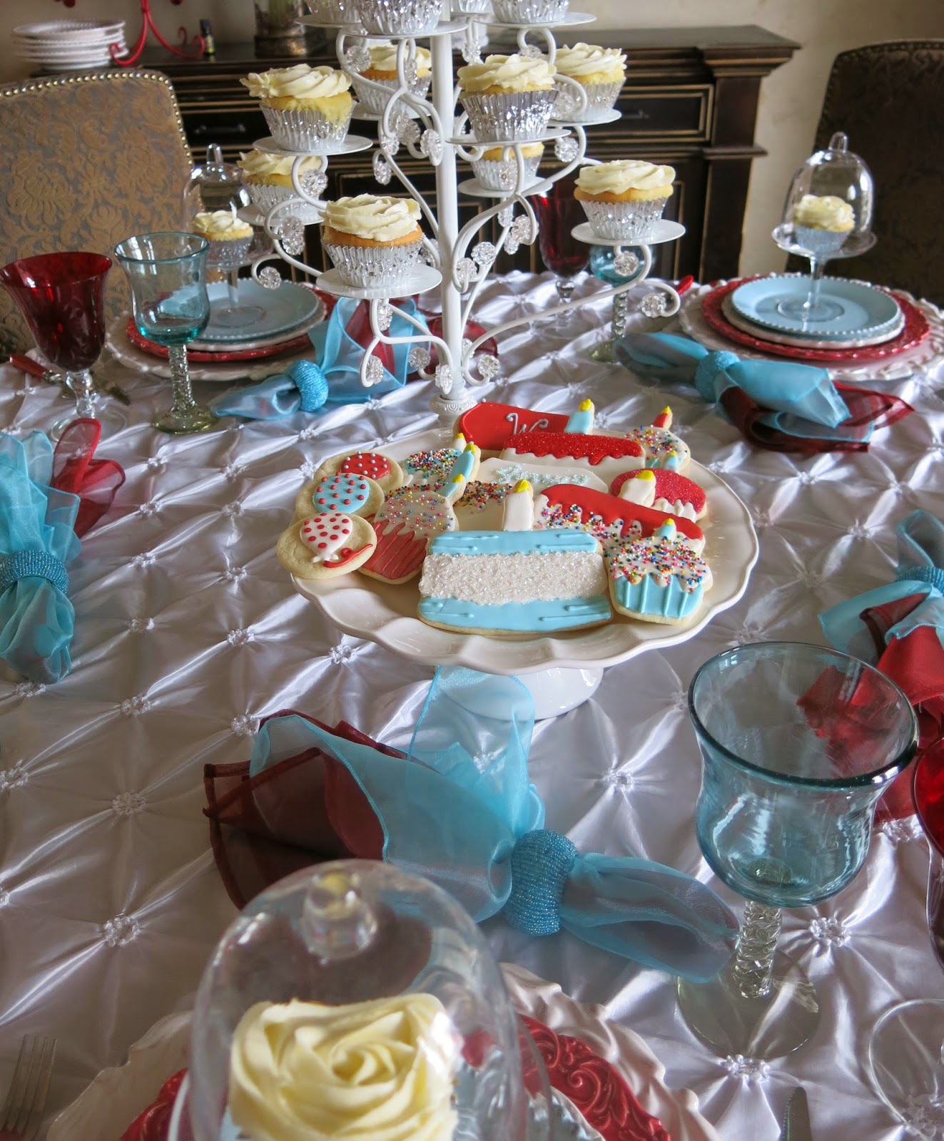 Purple Chocolat Home Birthday Cupcake Tablescape