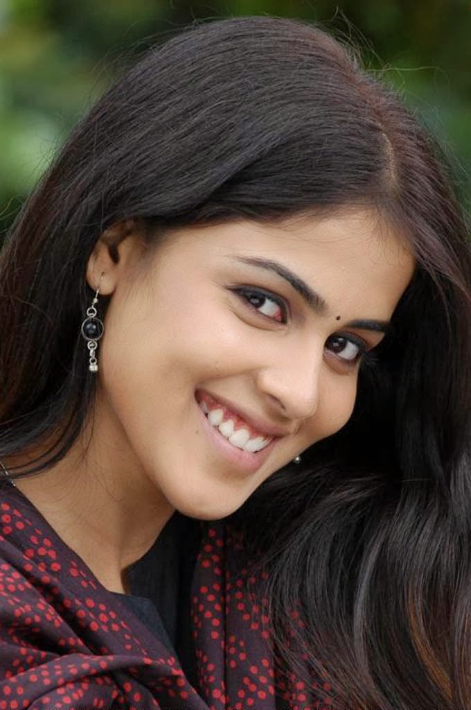 Genelia Photos ~ Hd Wallpapers