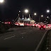 Trânsito intenso na pista local de cima do Viaduto da UFRN sentido Arena das Dunas