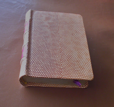 Encuadernación Casa del Artesano: ENCUADERNACIÓN DE BIBLIAS