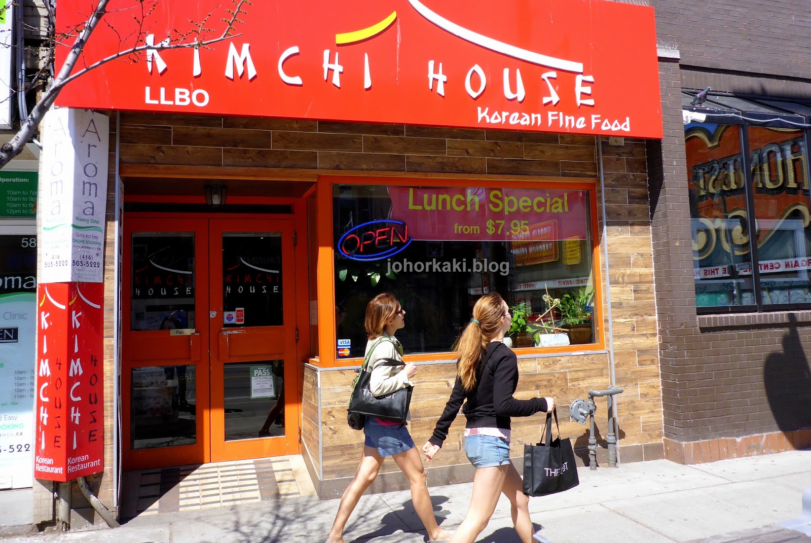 Seolleongtang Ox Bone Soup. Kimchi House. Bloor Koreatown Toronto Tony