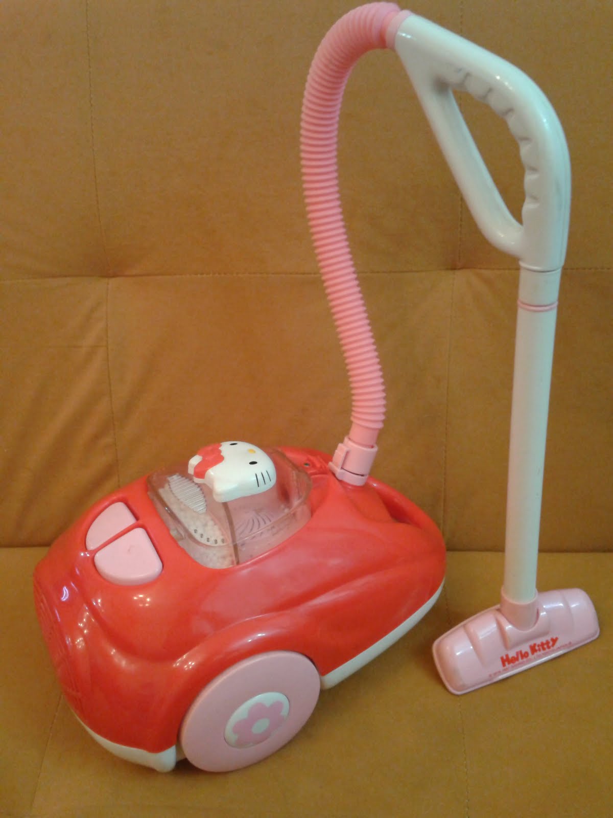 Pu3 Store Sold Item HELLO KITTY Vacuum Cleaner