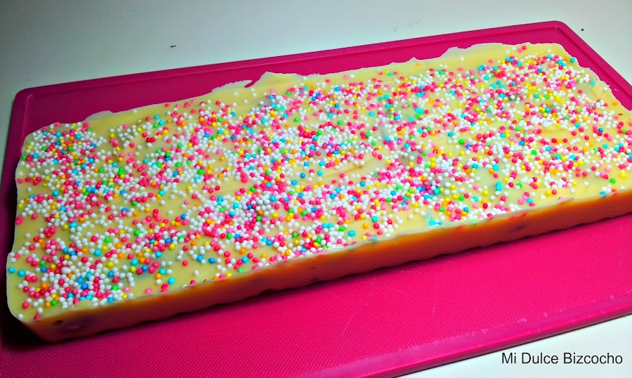 turrón de chocolate blanco con pistachos