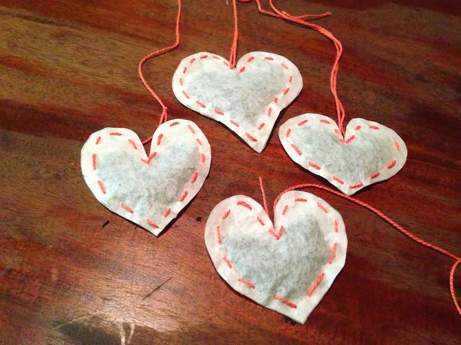 Crafternoon Delight: Easy DIY: Heart Tea Bags!