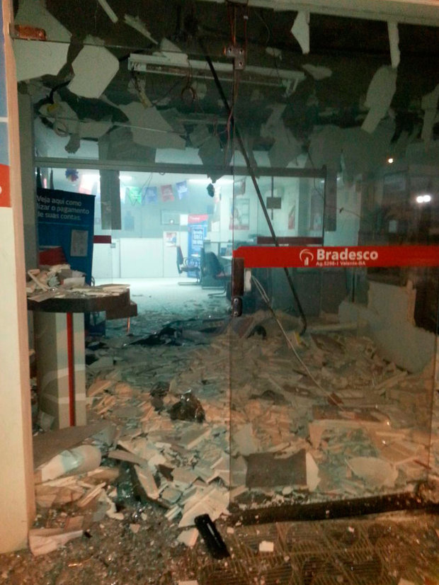 Grupo explode dois bancos e troca tiros com a PM em Valente (Foto: Divulgação/Polícia Militar)