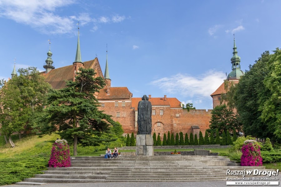 Pomnik Mikołaja Kopernika we Fromborku
