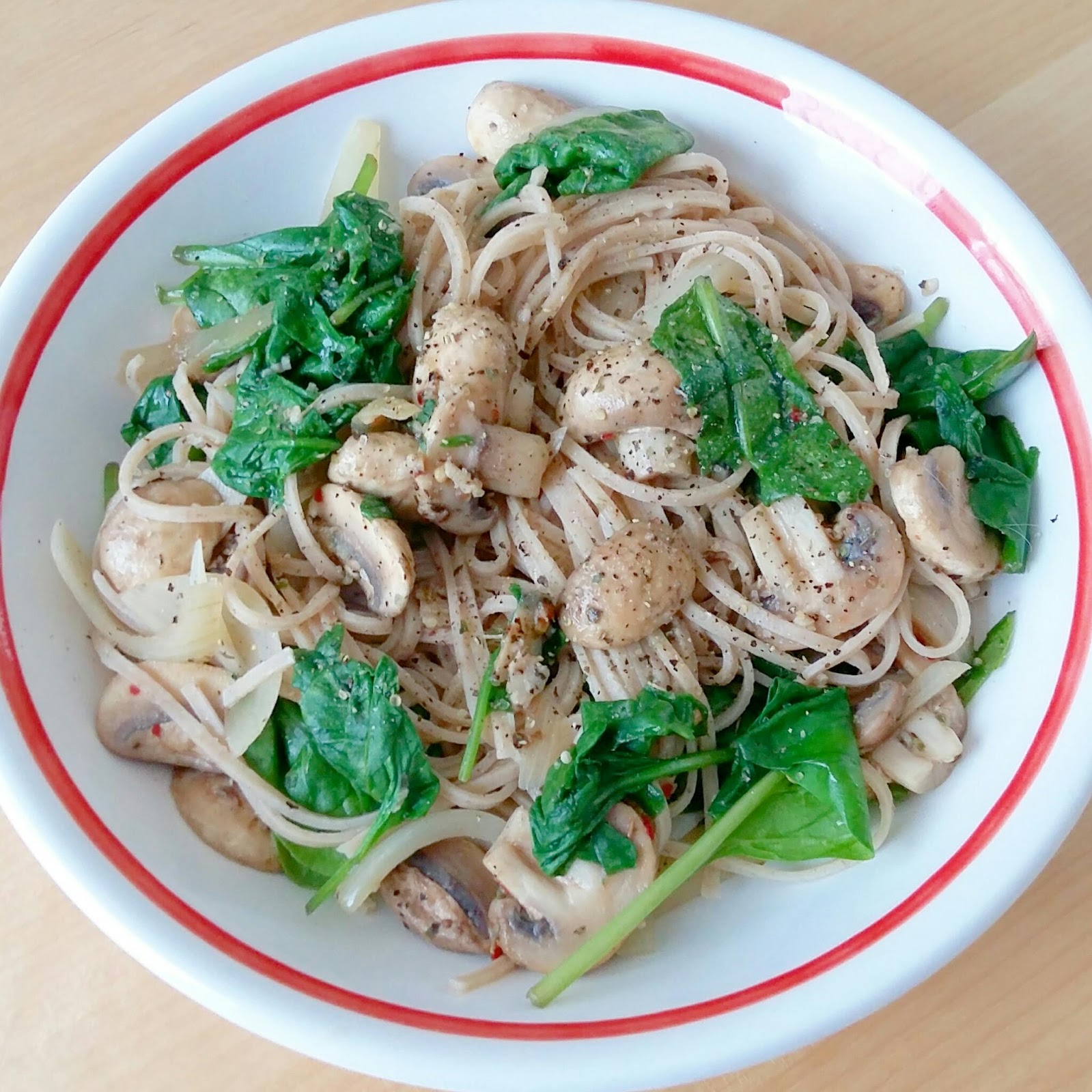 Ecstatically Em Speedy Garlic Mushroom Noodles