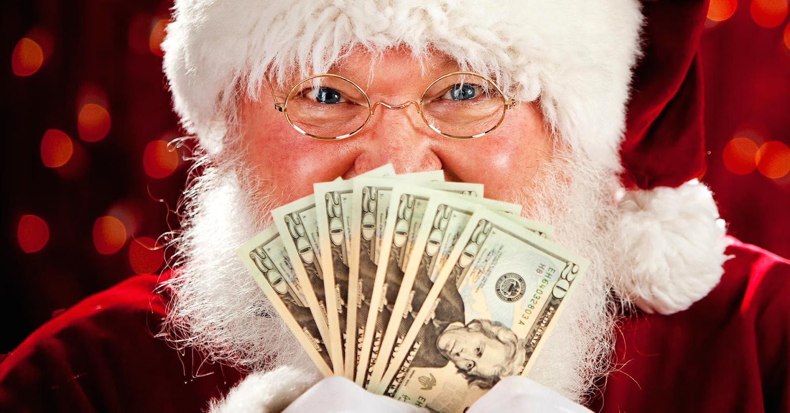 This year money. Дед Мороз с деньгами. Дед Мороз с долларами. Новогодние деньги..