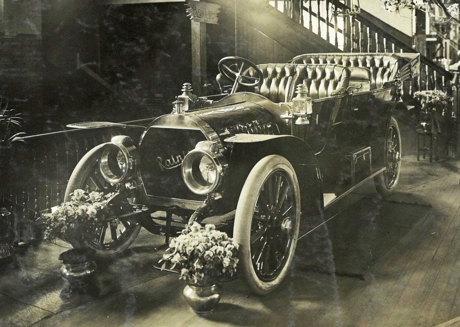 American Auto Emblems RAINIER