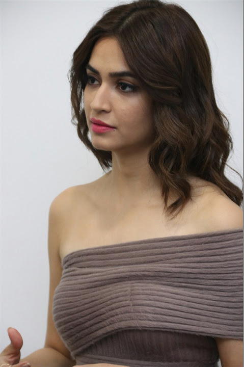 Kriti Kharbanda at Bruce Lee Tamil Movie Press Meet