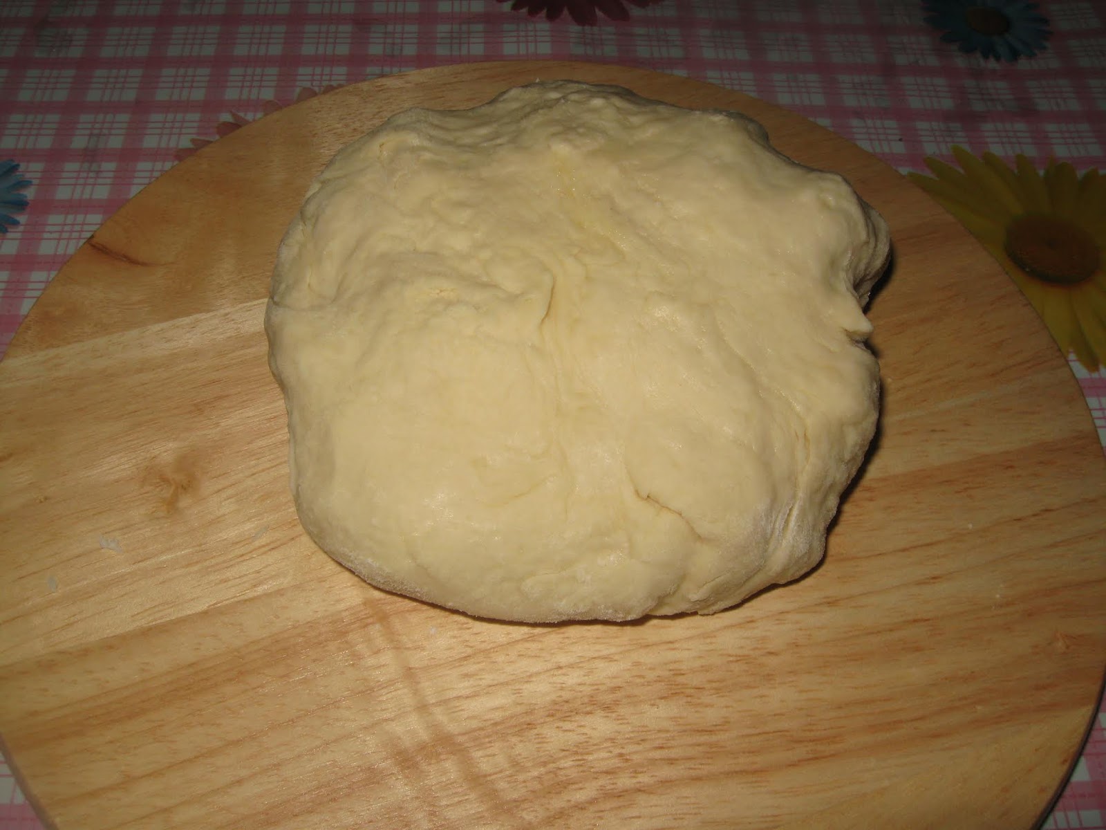 На кислом тесте. Булочки на кислом молоке. Выпечка из кислого. Булочки на прокисшем молоке. На кислом тесте.