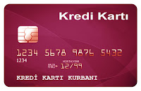 Üzerinde kredi kartı kurban yazan bir kredi kartı