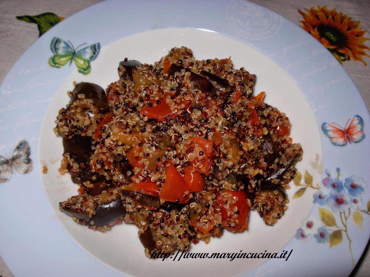 quinoa tricolore con melanzane a funghetti