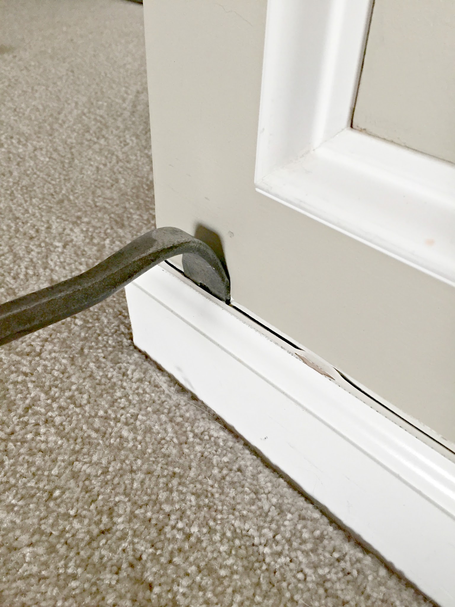 How to Remove Baseboards Without Damage {the Easy Way} Thrifty Decor