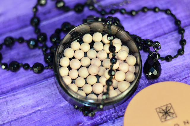    Avon True Flawless Finishing Pearls  оттенок Light Пудра-шарики с тональным эффектом «Идеальный оттенок» 