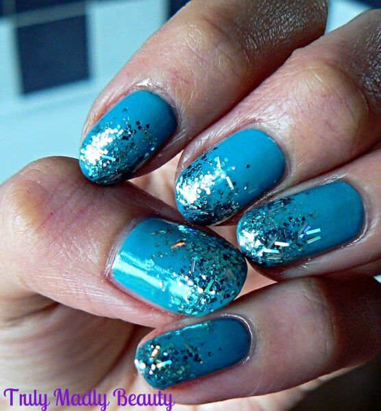Truly Madly Beauty: NOTD - Mermaid Teal Glitter Gradient Nails