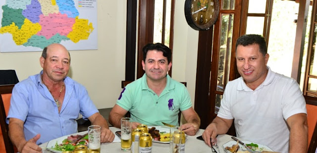 Representantes do PSL de Roncador almoçam com deputado Adelino