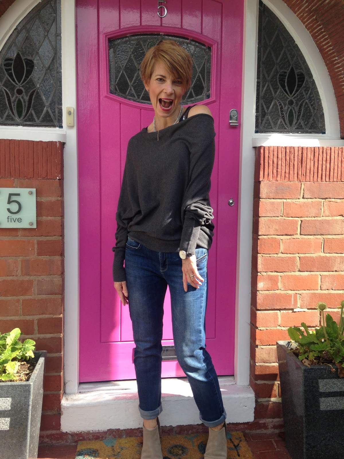 Growing old (dis)gracefully – a blog and vlog on how to style yourself in your 40’s and beyond….