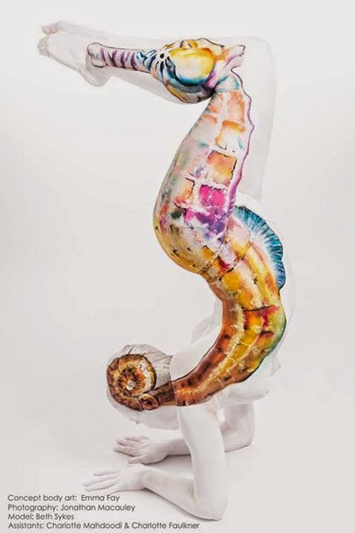 05-Seahorse-Emma-Fay-You-as-a-Canvas-in-Body-Painting-www-designstack-co