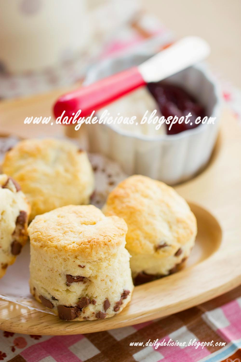 dailydelicious Milk chocolate scones