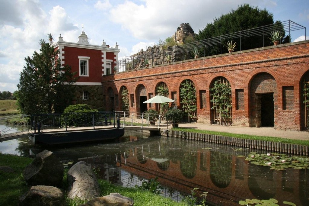 "Tweedland" The Gentlemen's club "STEIN" ISLAND AND VILLA HAMILTON