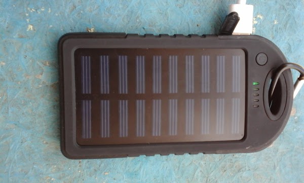Powerbank Tenaga Surya Powerbank Tenaga Surya