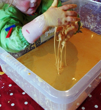 Sun Hats & Wellie Boots: Sensory Play: Pumpkin Gloop / Oobleck