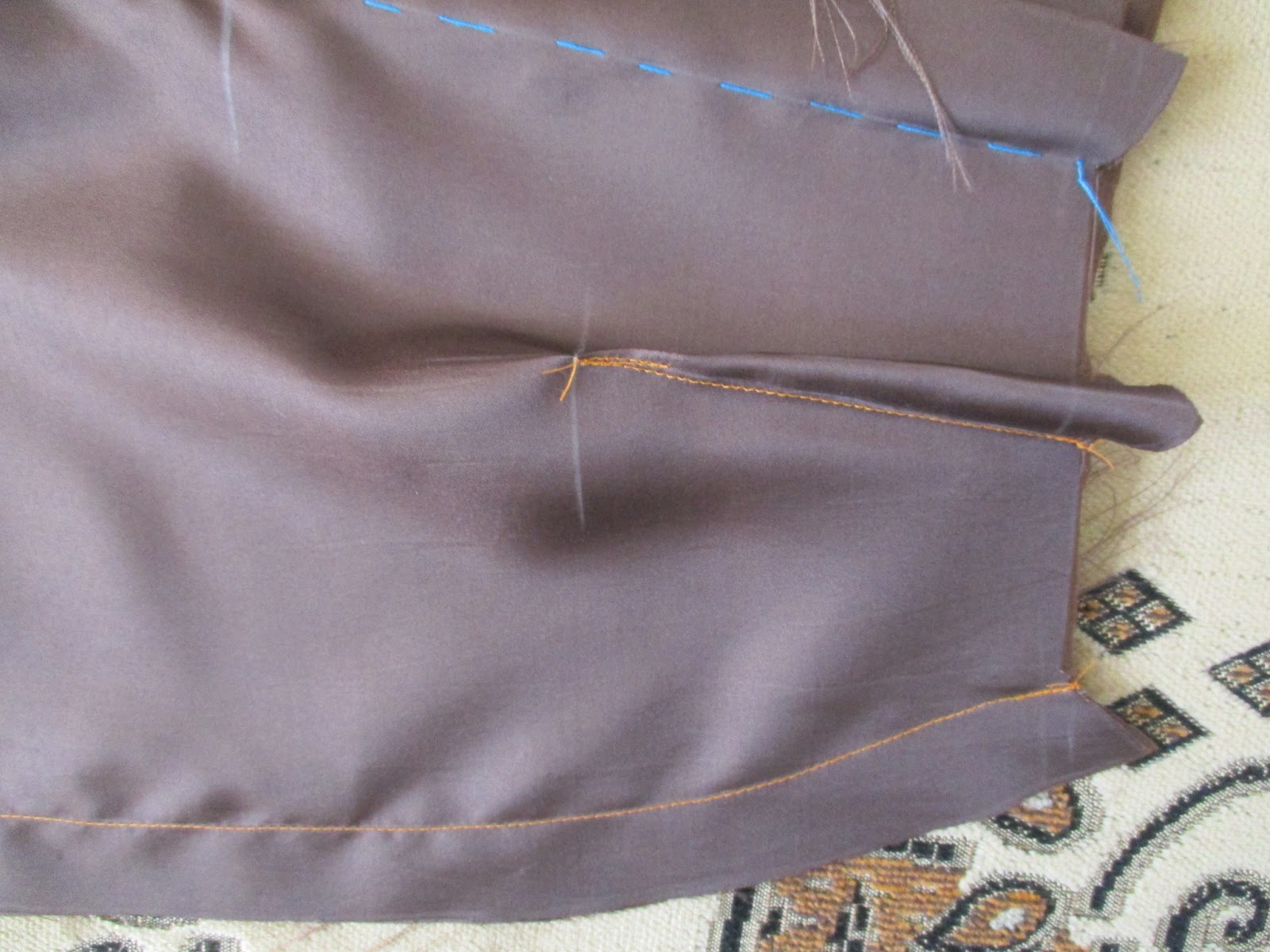 Rasa's advices how best to sew Sew pencil skirt with lining. Step 6