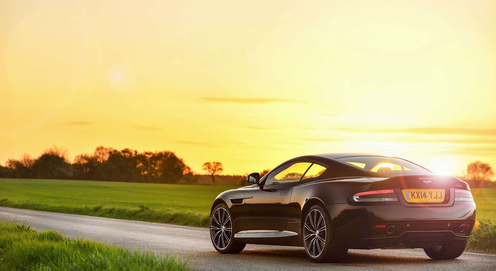 Aston Martin db9 Carbon