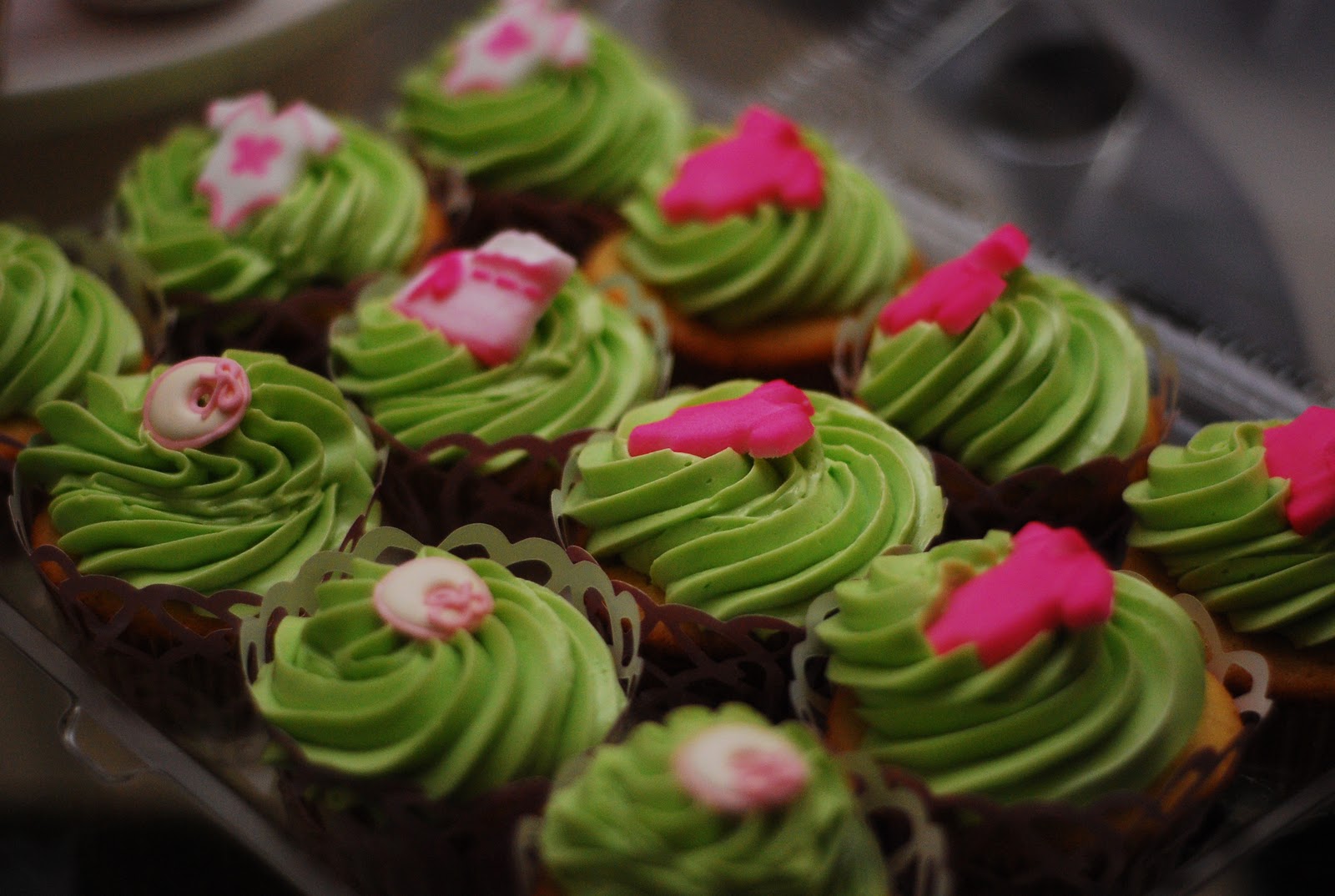 Bim's Flavors..... Pink and Green Baby shower cupcakes!