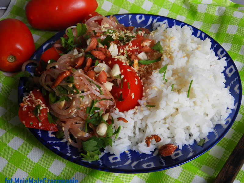 Sałatka birmańska z pomidorów i cebuli