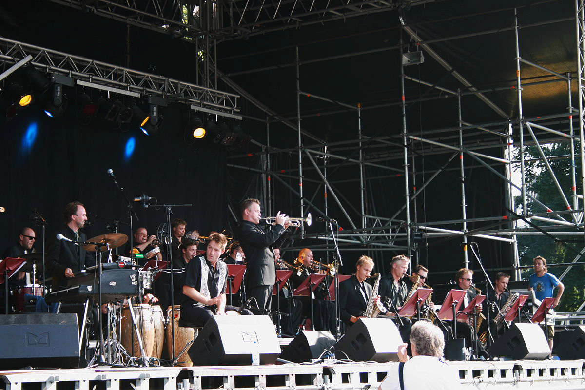 L'Ostia: New Cool Collective Big Band - Pachinko