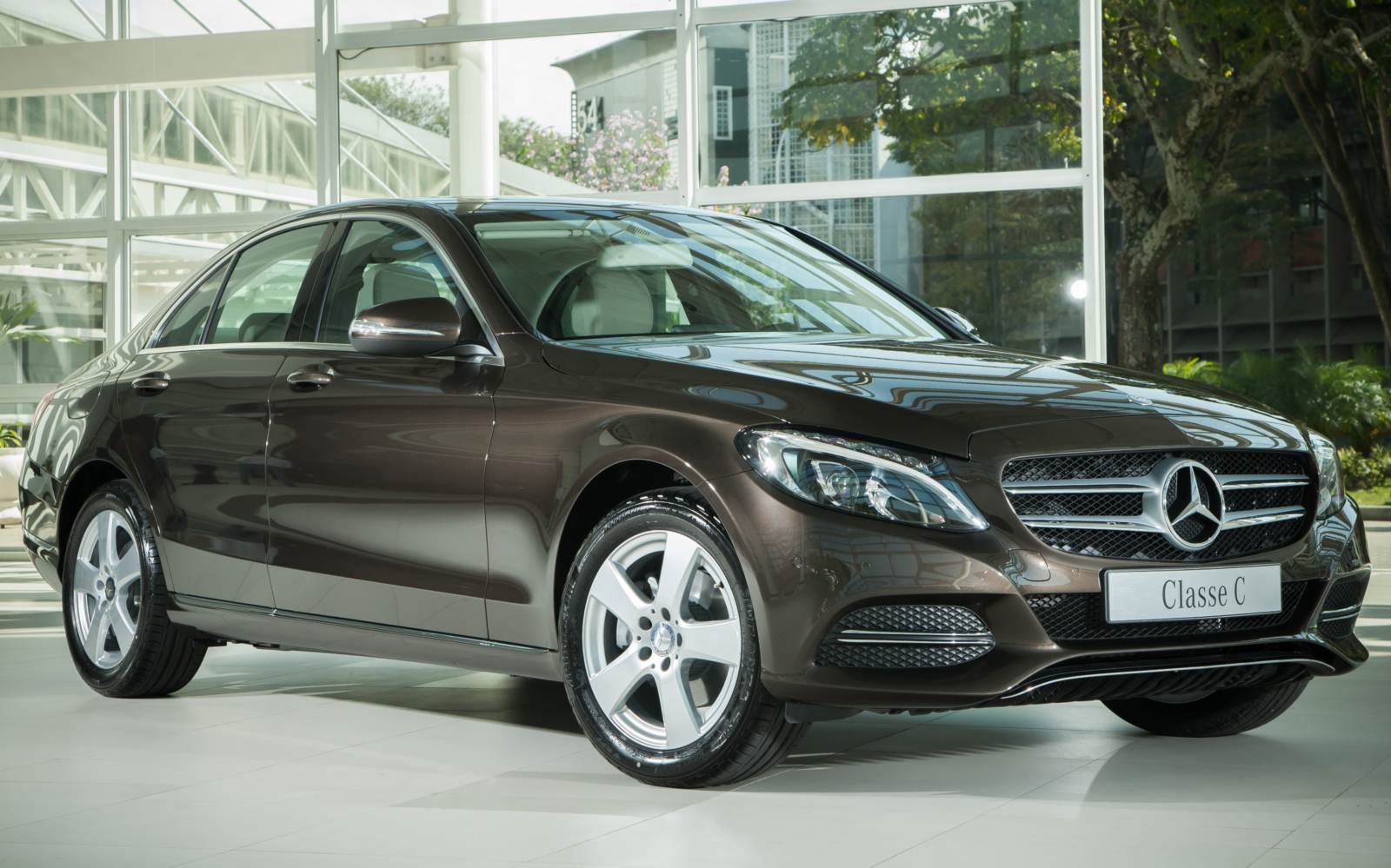 Mercedes-Benz C200 Avantgarde 2015: preço e especificações