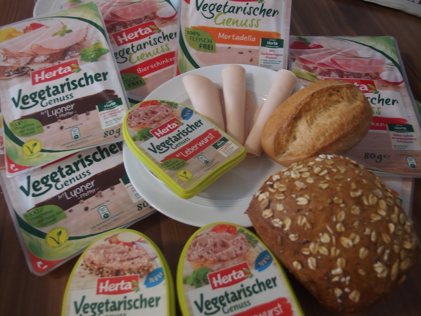 Das Kleine Testcafe Vegetarische Wurstspezialitaten Von Herta Im Test