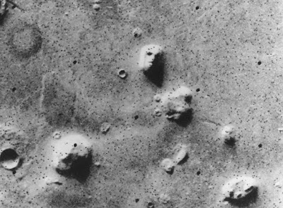 Very weird strange mysteries on Mars