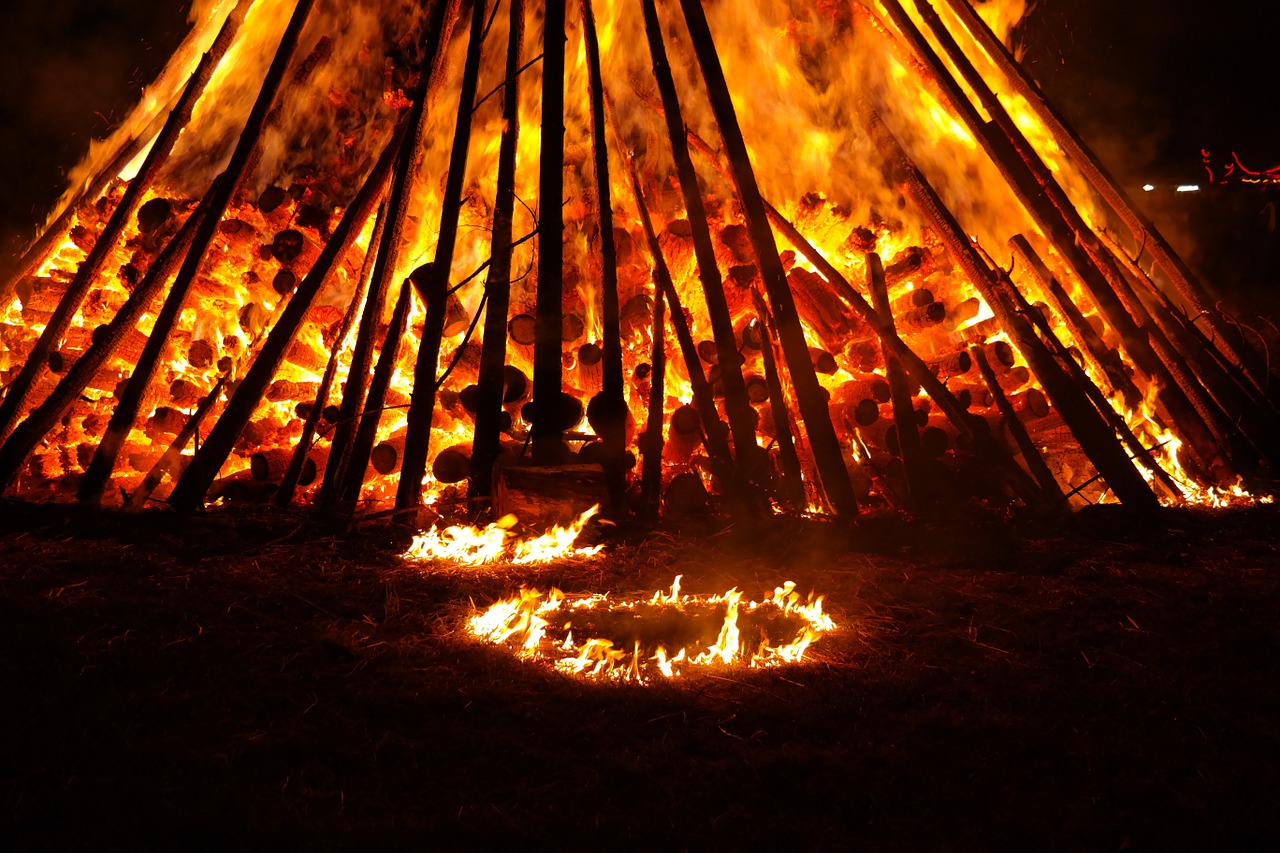 Dark Campfire