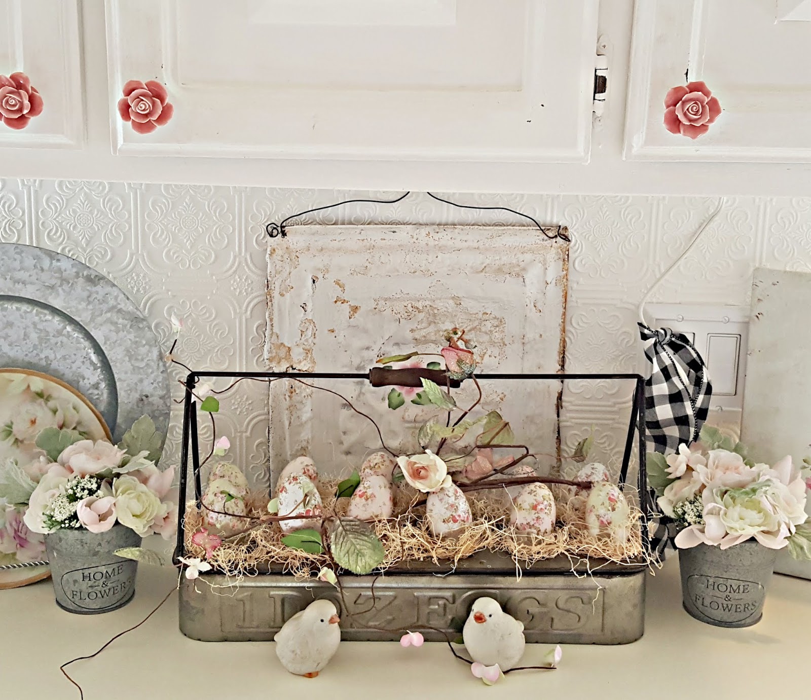 Penny's Vintage Home Farmhouse Metal Easter Egg Basket