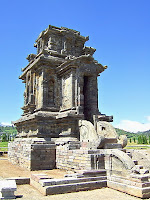 Sejarah Candi Dieng Wonosobo - Candi Puntadewa