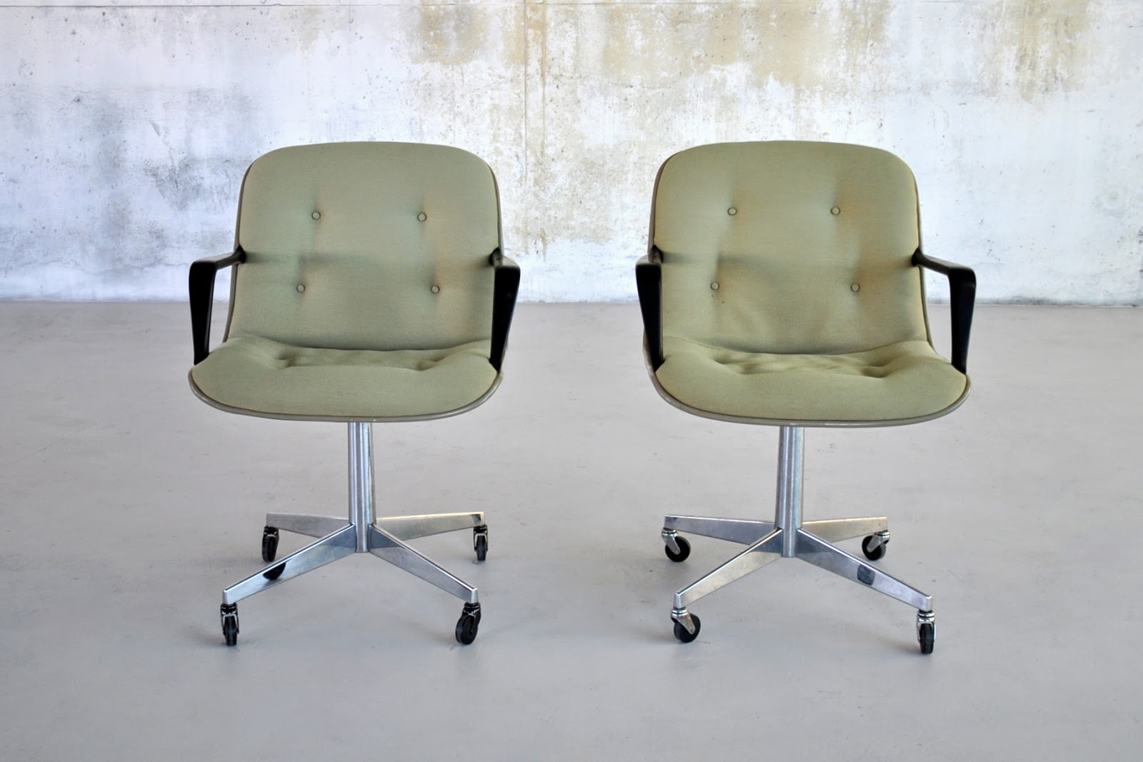 SELECT MODERN Pair of Steelcase Office Chairs